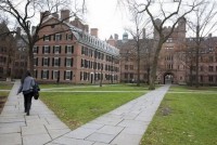 Đại học Mỹ buộc thôi học sinh viên trong đường dây gian lận