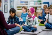 Trường học dạy tích hợp yoga, thiền để học sinh hạnh phúc