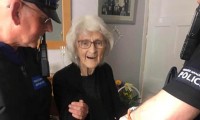 Cụ bà 93 tuổi ở Anh muốn 'bị cảnh sát bắt' trước khi qua đời