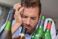 7 mẹo làm dịu cơn say rượu bia theo khoa học