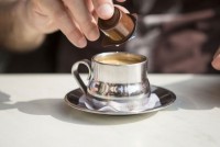 Những thói quen uống cà phê này đang làm bạn… giảm thọ
