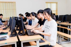 Review ngành Tin học công nghiệp