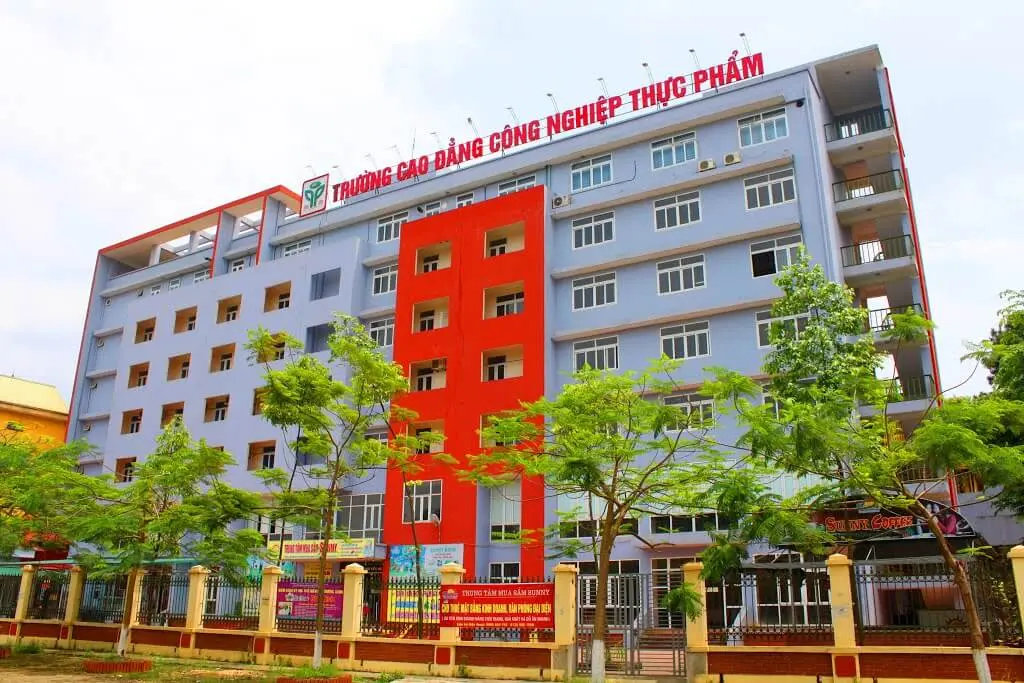 Trường Cao đẳng Công nghệ và Môi trường