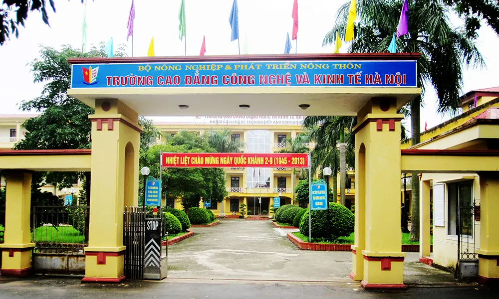 Trường Cao đẳng Kinh tế Công nghệ Hà Nội 