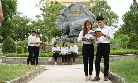 Review Trường Đại học Kinh tế Đại học Huế (HCE) có nên chọn học?